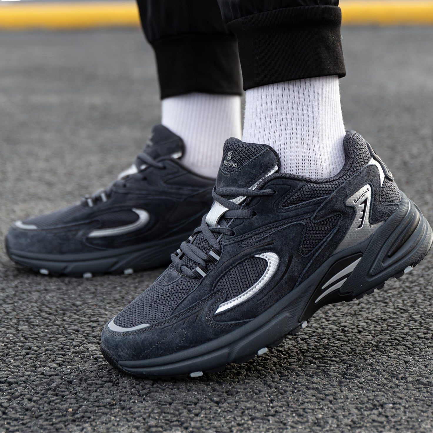 Men’s Streetwear Sneakers – Comfortable Non-Slip Trainers for Everyday Wear